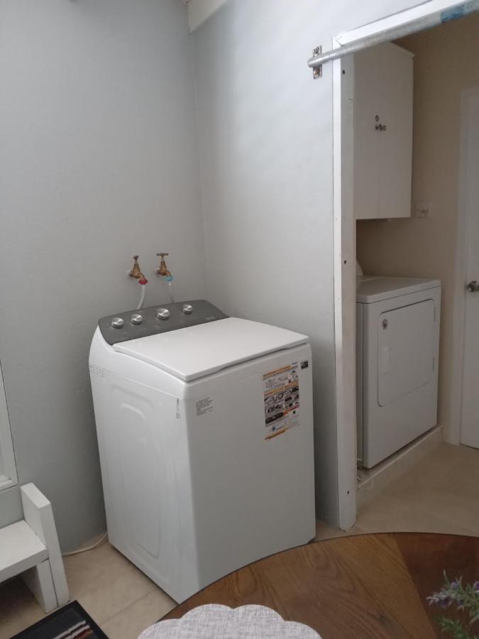 Michand Guest Apartments- Cozy One Or Two Bedroom- 5 Walk Minutes From Airport 10 Mins Drive To Oistins Or Beach Christ Church Kültér fotó