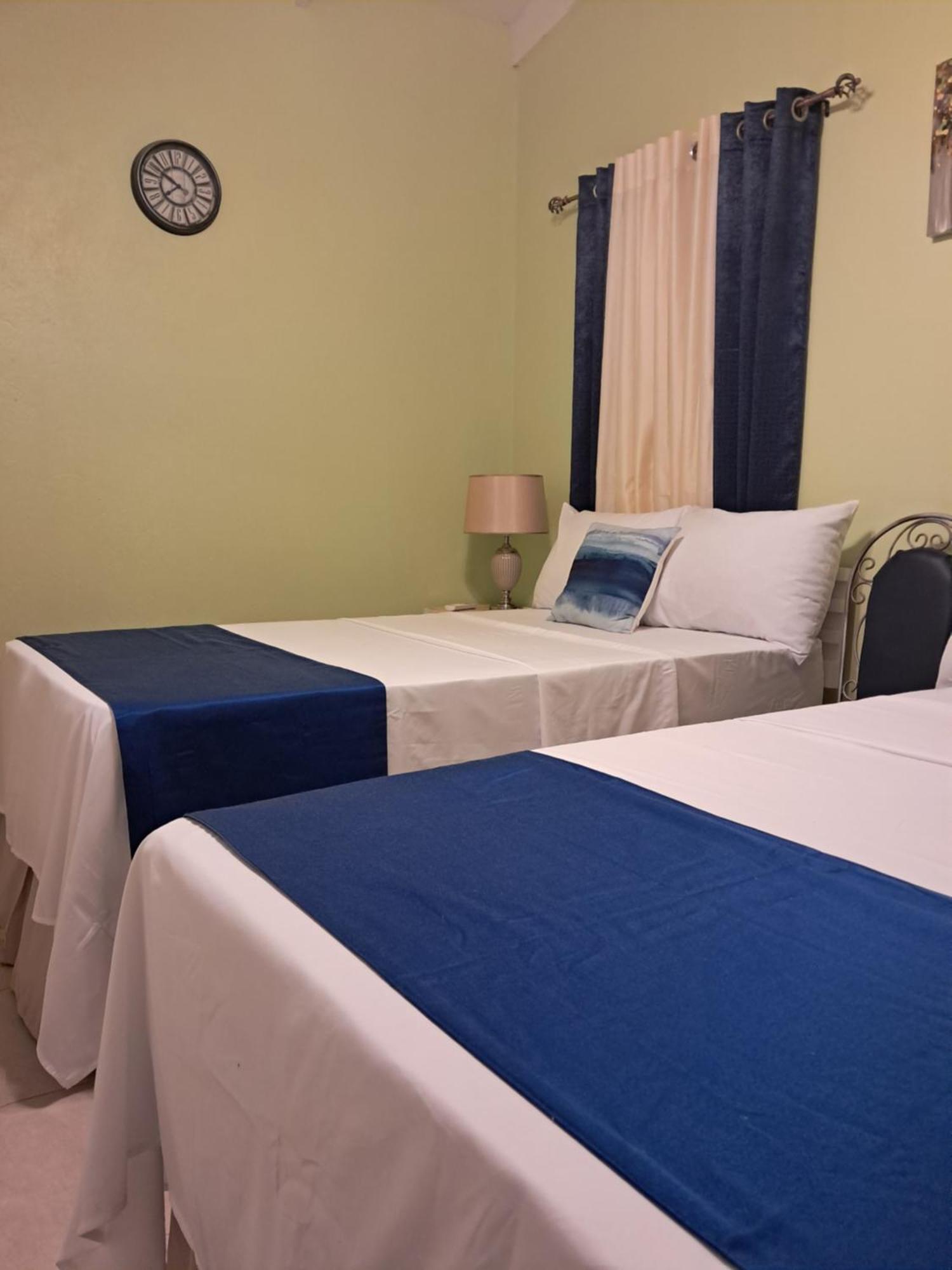 Michand Guest Apartments- Cozy One Or Two Bedroom- 5 Walk Minutes From Airport 10 Mins Drive To Oistins Or Beach Christ Church Kültér fotó