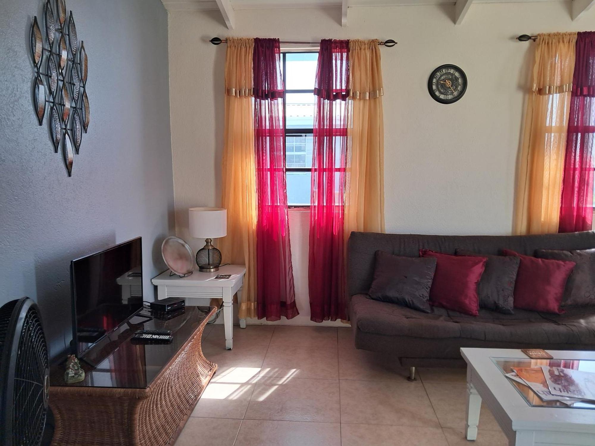 Michand Guest Apartments- Cozy One Or Two Bedroom- 5 Walk Minutes From Airport 10 Mins Drive To Oistins Or Beach Christ Church Kültér fotó